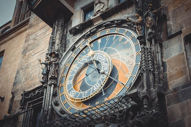 Private Transfer from Berlin to Prague with 4h of Sightseeing - Price and value: is $351.47 per person a good deal?