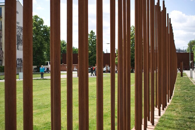 Private Walking Tour: World War 2 and Cold War Sites in Berlin - Checkpoint Charlie to Tränenpalast: the Cold War as a human routine