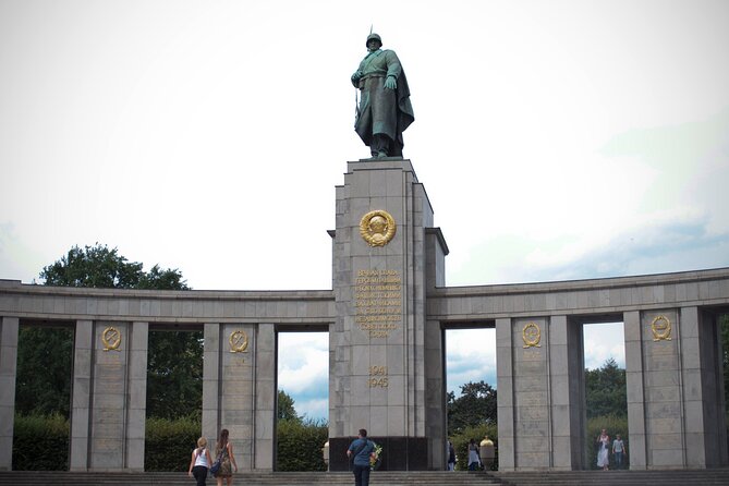Private Walking Tour: World War 2 and Cold War Sites in Berlin - Prenzlauer Berg and East Side Gallery: prisons, power, and political art