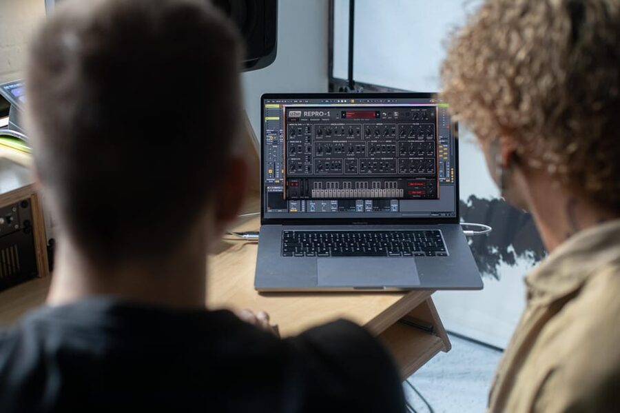 Produce Techno and House Music in Berlin - A Tiny 2-Hour Studio Class in Berlin’s Club District