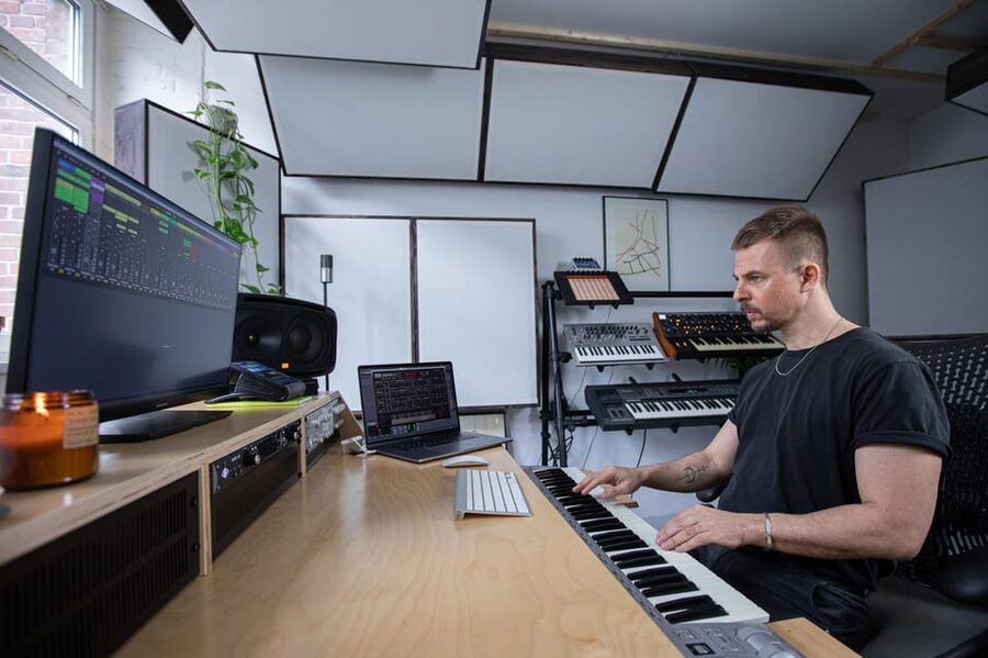 Produce Techno and House Music in Berlin - Should You Book This Berlin Techno Production Class?