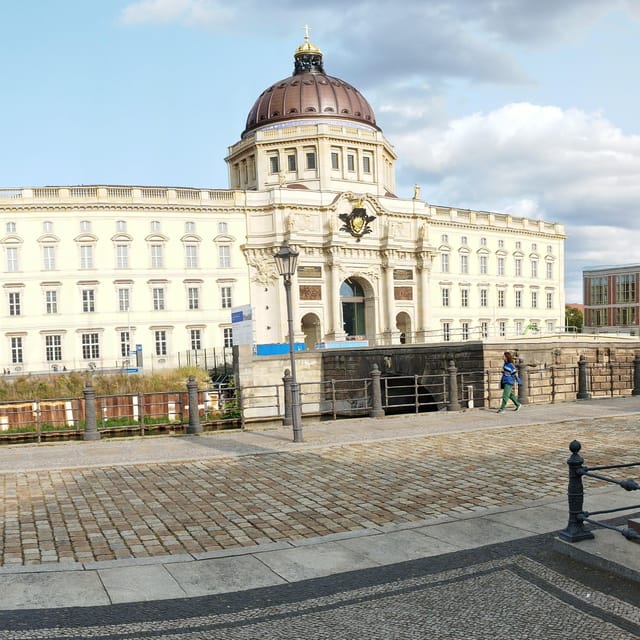 Promotion Berlin Rickshaw Shared Guide (Combo Vehicle Group) - Best for who