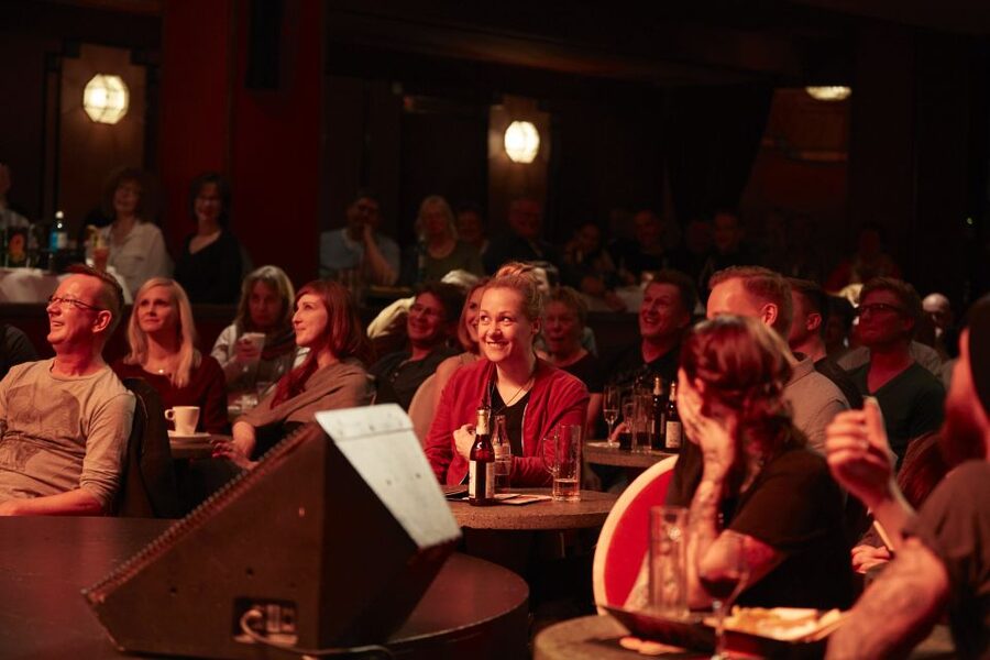 Quatsch Comedy Club Berlin: Die Late Night Show - Humor in German: what that means for your night