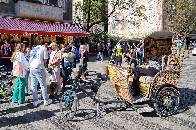 Rickshaw Sightseeing City Tours Berlin - Rikscha Tours - German Chancellery and Tiergarten: modern lines, memorial gravity
