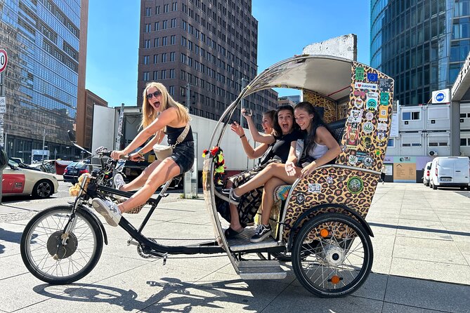 Rickshaw Sightseeing City Tours Berlin - Rikscha Tours - Brandenburg Gate to the Reichstag: seeing power architecture up close