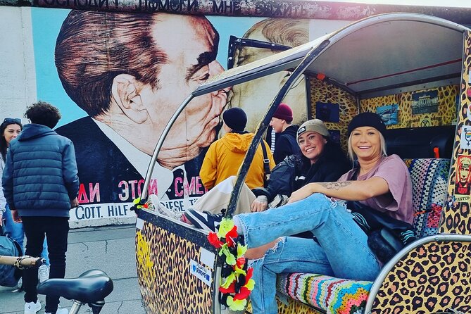 Rickshaw Tours Berlin - Groups of up to 16 people with several rickshaws - Your Guide Matters: Music, Stories, and Staying Comfortable