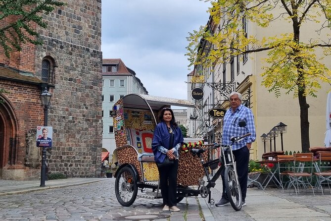 Romantic Berlin Rickshaw City and Photo Tour - incl. pick-up - The route, stop by stop: classic Berlin through Cold War memory