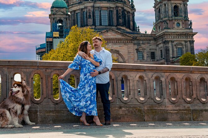 Romantic Couple Photoshoot in the Heart of Berlin - Small Caution: One Negative Review Flag You Should Not Ignore