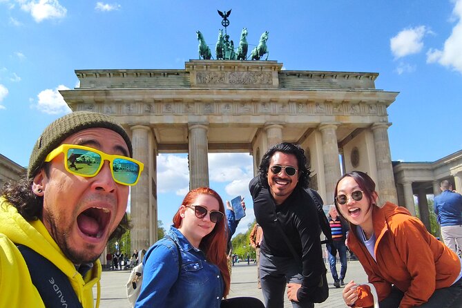 Rude Bastards tour of Berlin (CYHIT) - Stop 1: Brandenburg Gate, your fast orientation to modern Germany