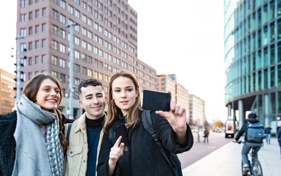 Scavenger Hunt through Berlin's Government District - From Russian Embassy to Pariser Platz, Then the Brandenburg Gate