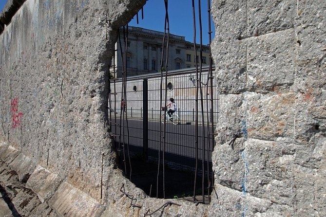 Self-Guided Audio Tour-The Fall of the wall: A light for humanity - Who This Audio Walk Is Best For