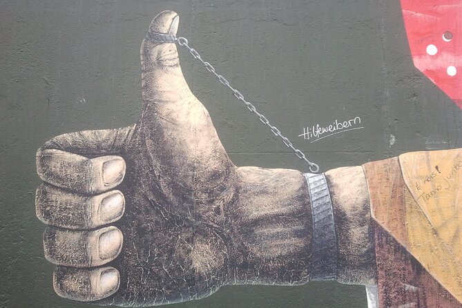 Street Art and Alternative Tour of Berlin in French - Getting your bearings fast at Vive Berlin Tours