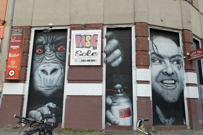 Street Art and Alternative Tour of Berlin in French - Public transport tip: plan for AB zones
