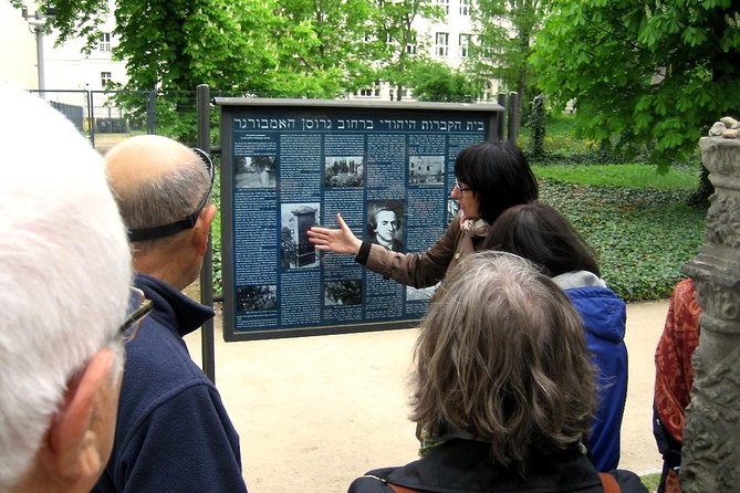 "The Jewish Berlin" - Stop 3: Bebelplatz book burning memorial, the site itself matters