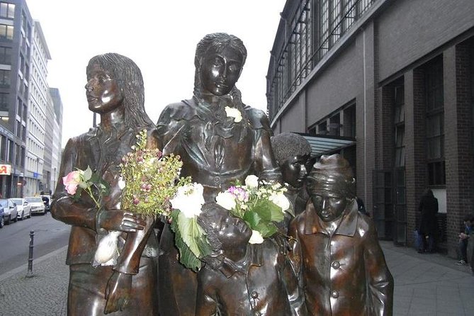 The Jewish Private Tour - A journey into the Jewish past of Berlin with N. Jacob - Holocaust Memorial: the main memorial walk and what to expect