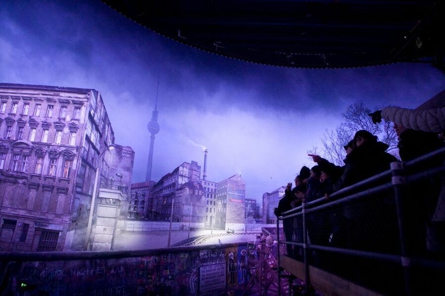 THE WALL: asisi Panorama Berlin Ticket - The 4-meter platform: where you really see the Wall’s logic