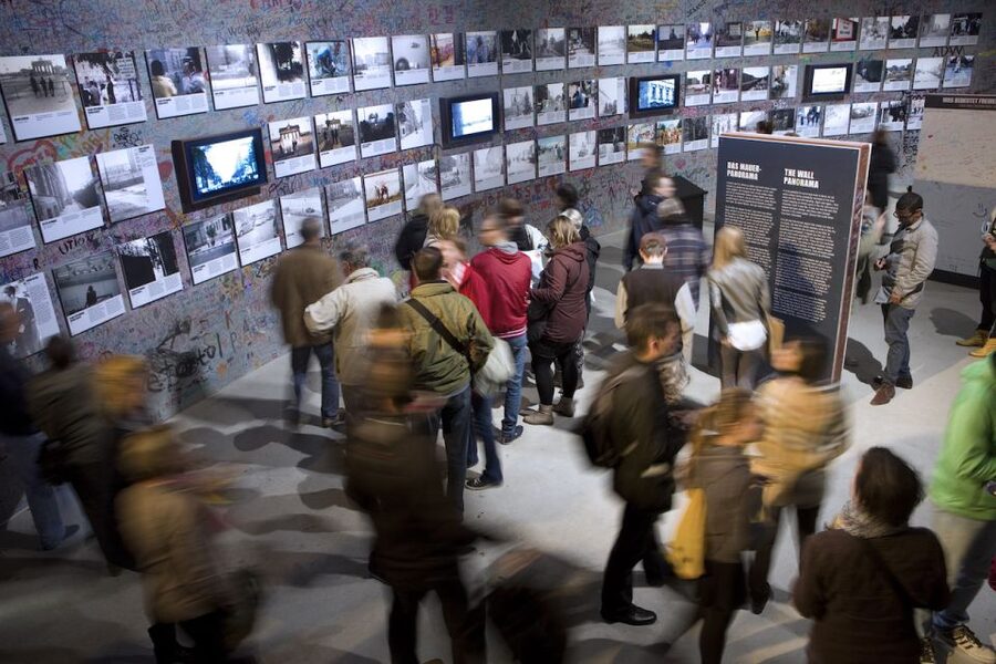 THE WALL: asisi Panorama Berlin Ticket - The artist documentary on Yadegar Asisi (and the video you should not skip)