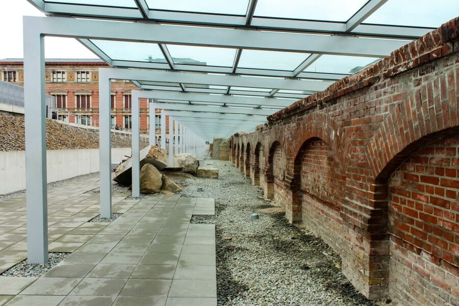 Third Reich and the Holocaust in Berlin Private Guided Tour - Guide Quality, Language Options, and How the Tour Stays Flexible