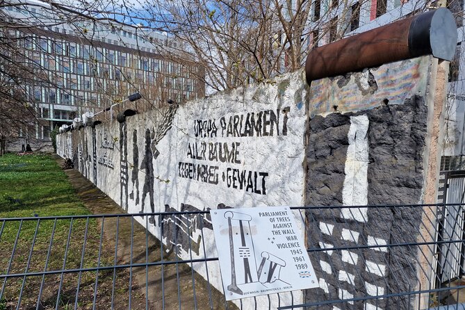 Walking on the Wall: 3-Hour Tour in Berlin - The meeting point at Ida-von-Arnim-Straße 2, and why it can feel odd at first