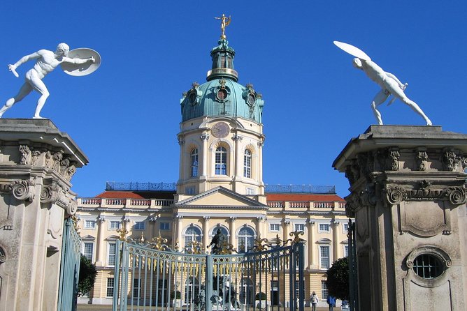Warnemuende Shore Excursion: Berlin Private Sightseeing Tour from Rostock - Price and logistics: what $1,967.92 per group really buys