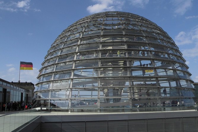 Warnemuende Shore Excursion: Berlin Private Sightseeing Tour from Rostock - Charlottenburg Palace and Kurfürstendamm: your first feel for the city